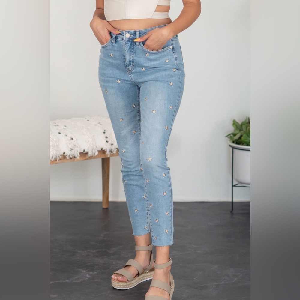 Judy Blue All the Stars Embroidered Skinny Jeans